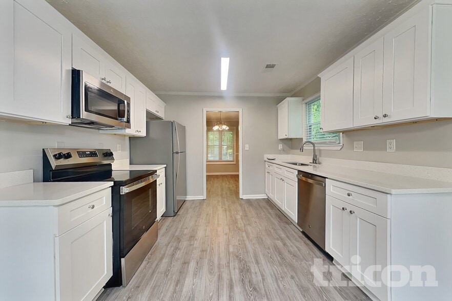 Building Photo - 515 Westbridge Dr