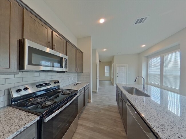 Building Photo - 9835 Willow Creek Commerce Dr