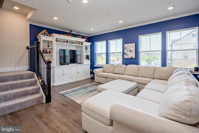 Building Photo - 618 Chalcedony Ln