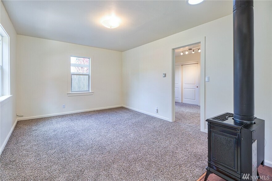 Building Photo - 719 Division St NW