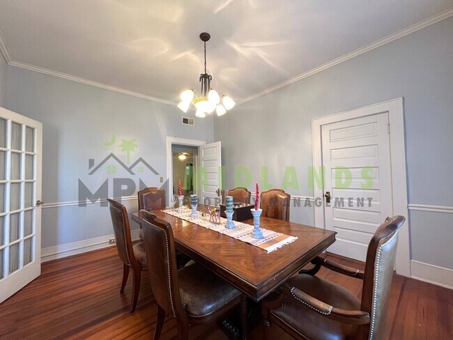 Building Photo - 2417B Clark Street