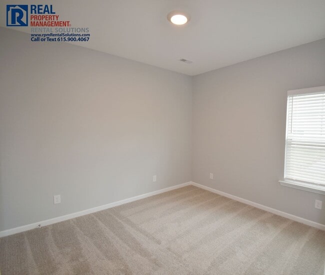 Building Photo - 1142 Bluecreek Cir