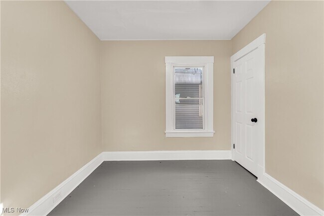 Building Photo - 3865 W 16th St