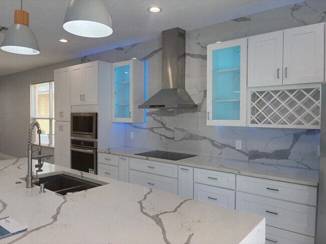 Building Photo - 2641 Emerald Island Blvd