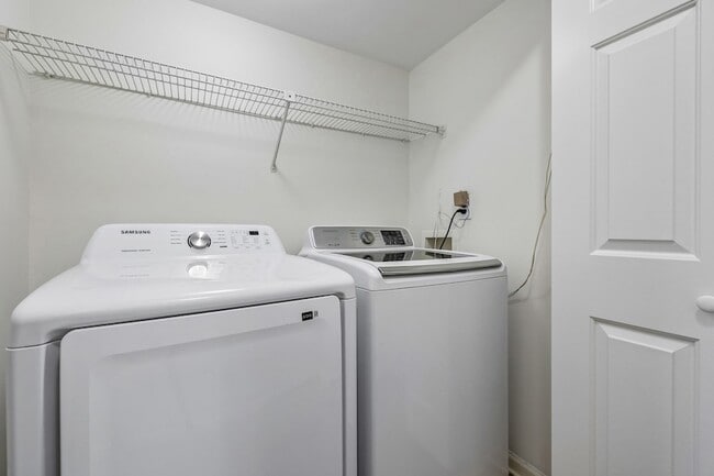 Building Photo - 219 Fairmont Ct