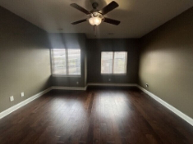 Building Photo - Location, Location , Location with this Be...