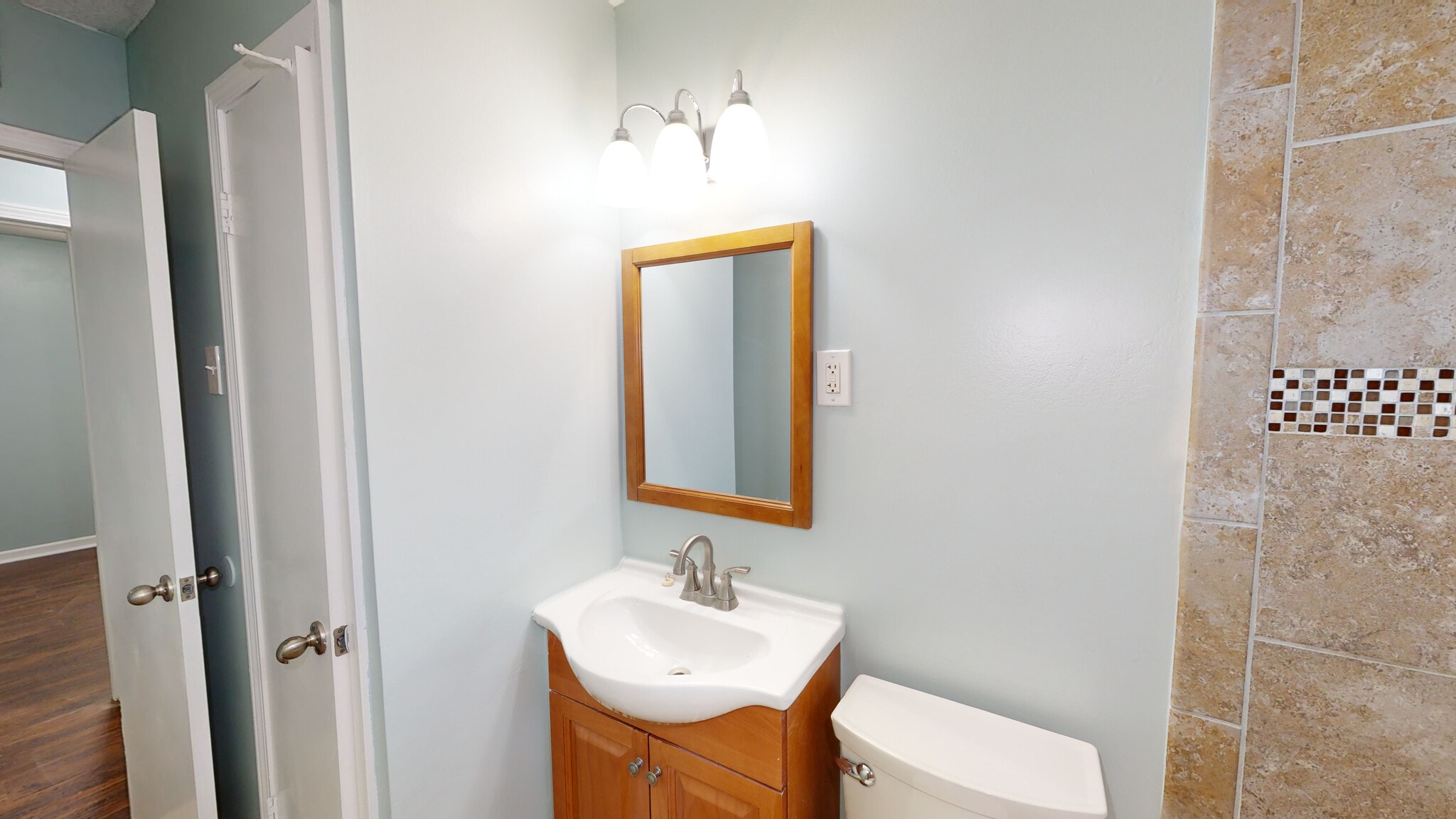 Building Photo - 3050 Briarwood Dr