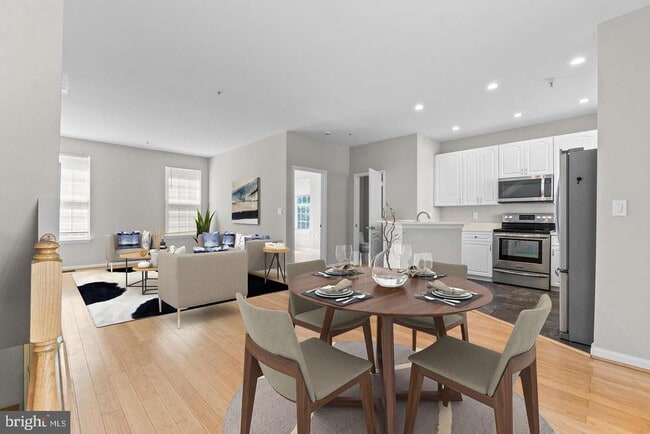 Building Photo - 519 Ensemble Ct