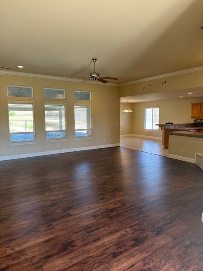 Building Photo - Beautiful 4 Bedroom in Cottonwood