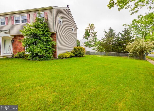 Building Photo - 300 MacClelland Ave