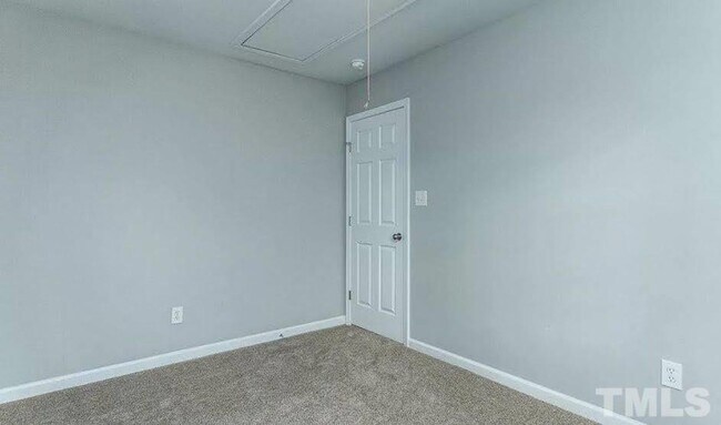 Building Photo - 650 Ganyard Farm Way