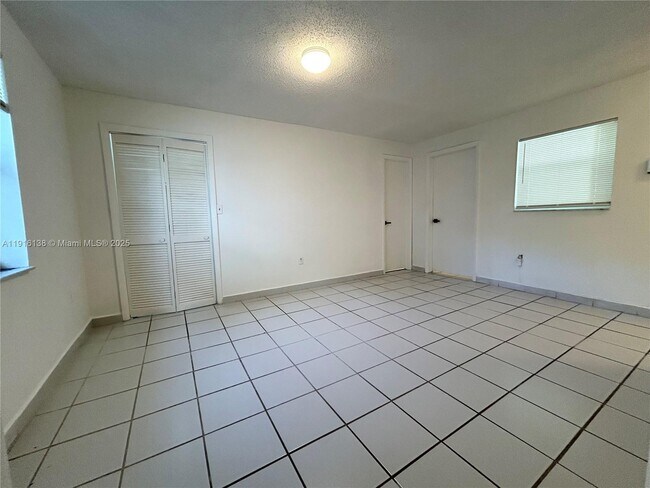 Building Photo - 48 NW 39th St