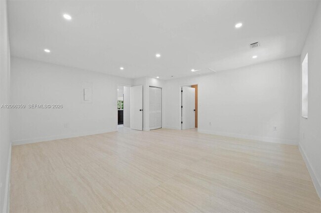 Building Photo - 11770 Griffing Blvd