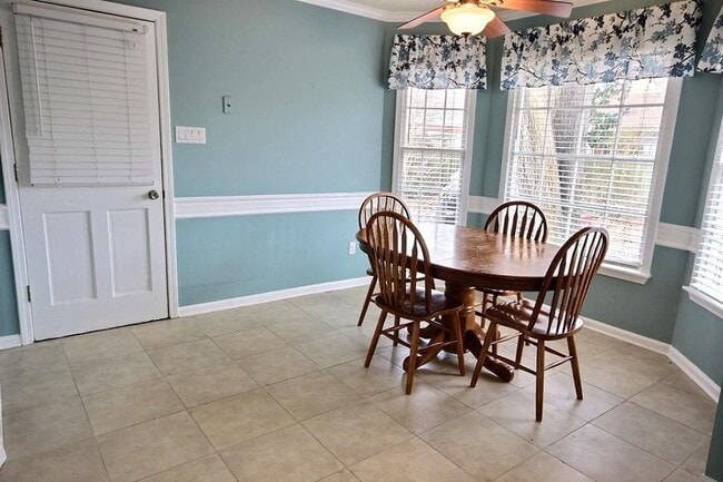 Building Photo - 773 Bradley Cove