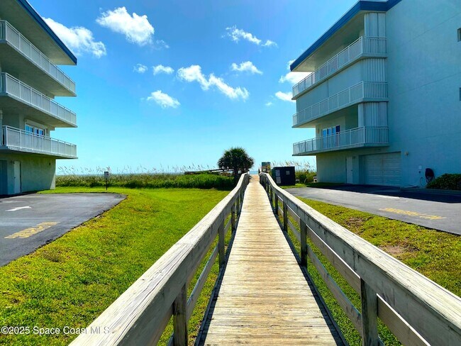 Building Photo - 2035 Jimmy Buffett Mem Hwy