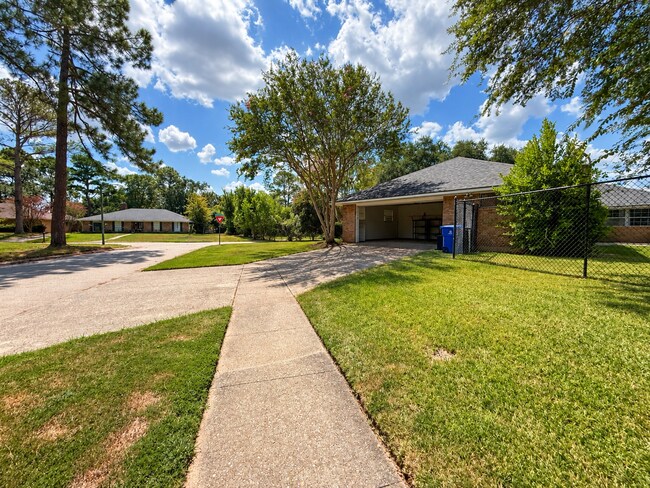 Building Photo - 1548 Ramberlyn Way