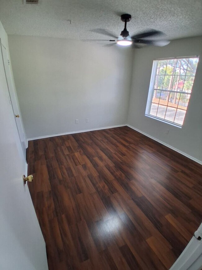 Building Photo - Oasis - # 10-201