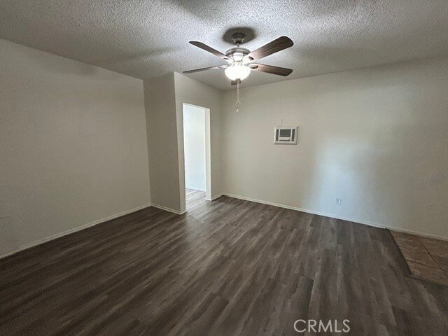 Building Photo - 685 E Vista Chino