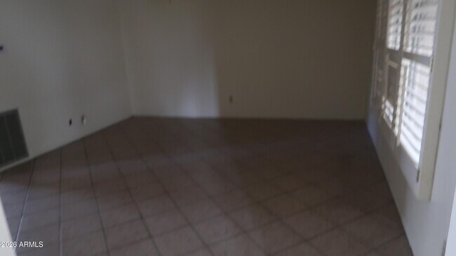 Building Photo - 1627 W Hazelwood St