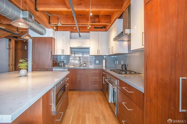 Building Photo - 650 Delancey St