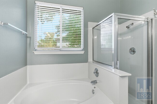 Building Photo - 4011 Travis Country Cir