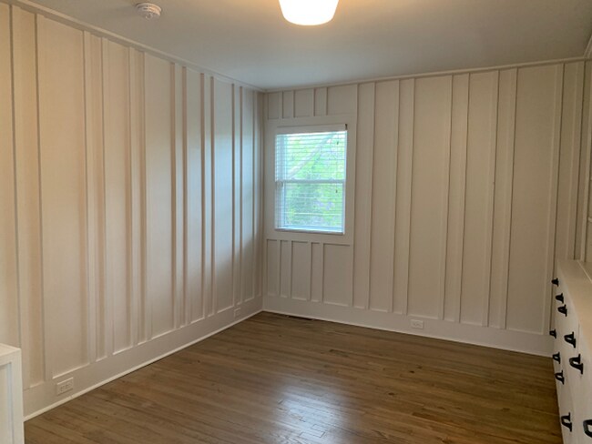 Building Photo - Duplex close to W&L Law School