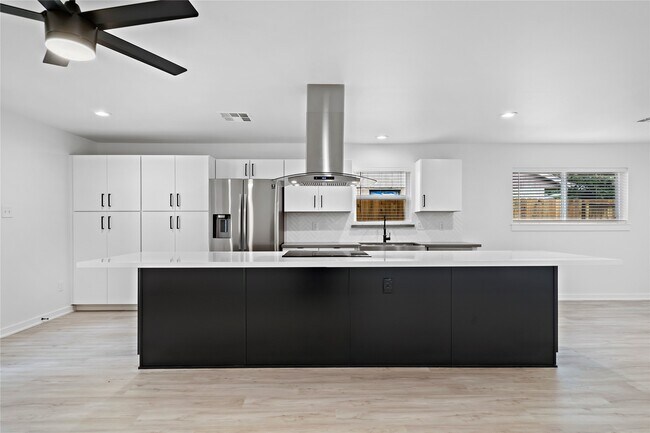 Building Photo - 5703 De Milo Dr