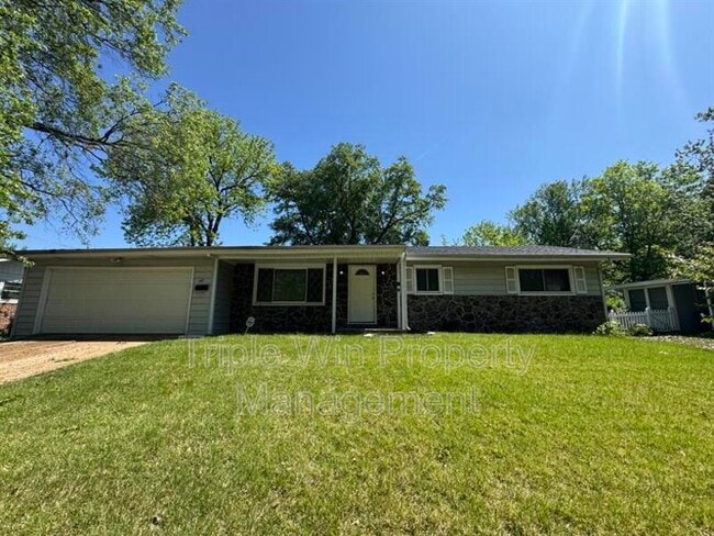 Building Photo - 48 Wayside Dr