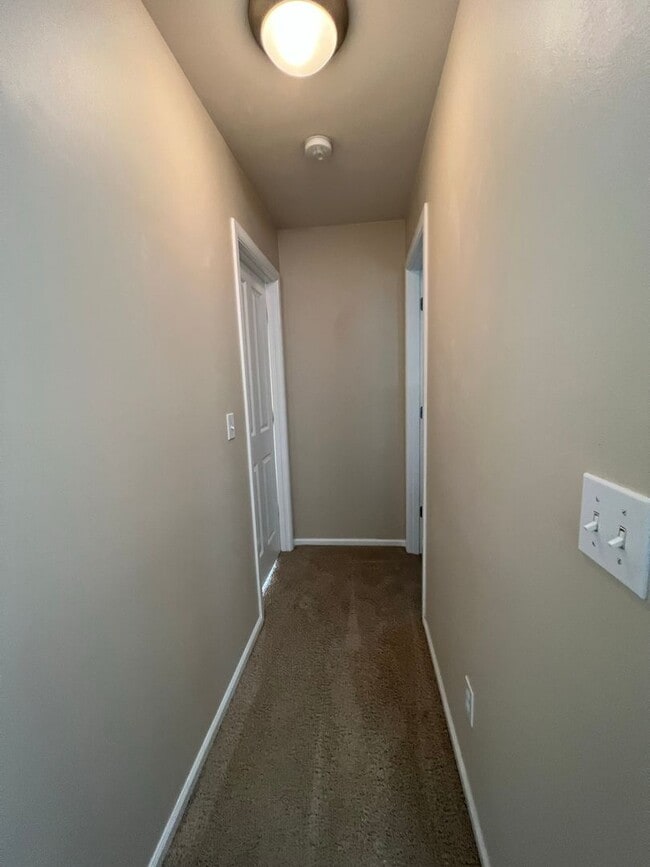 Building Photo - 2 Bedroom 1.75 Bathroom Condo in North Bellingham