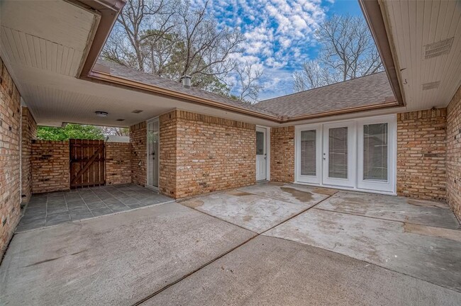 Building Photo - 8202 Pontiac Dr