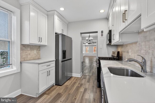 Building Photo - 39 Carroll St