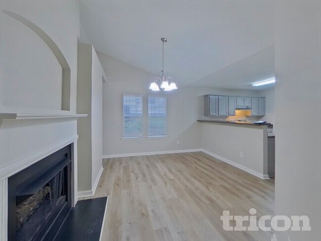 Building Photo - 628 Fairgreen Trail