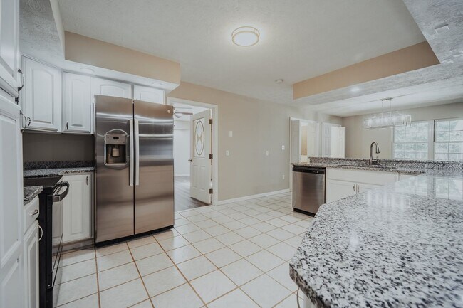 Building Photo - SHORT TERM - Spacious 3-Bedroom home with Wrap-Around Porch