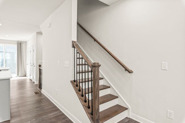 Building Photo - (Coming Soon) 3 Bedroom Townhome minutes from South End!