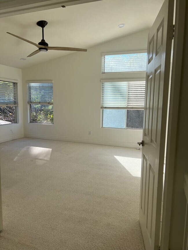 Building Photo - Beautifully Remodeled Poway Home