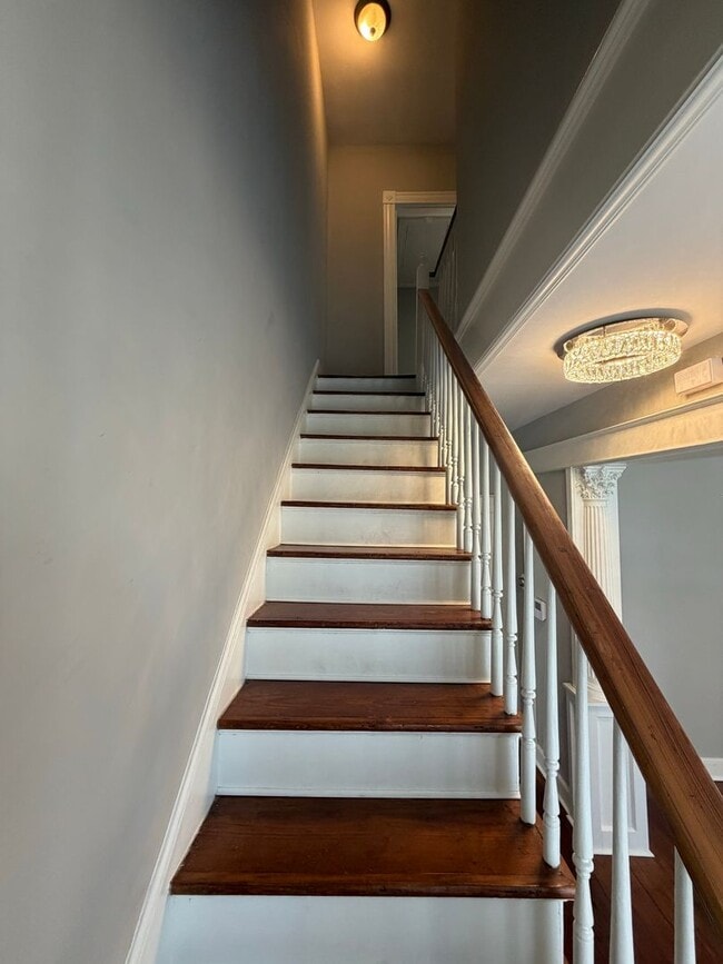 Building Photo - Beautifully Renovated Swansboro Home