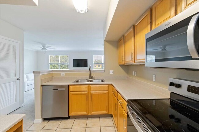 Building Photo - 1050 Villagio Cir