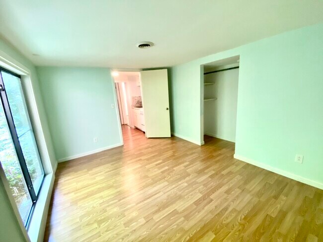 Building Photo - 95 Lanier St