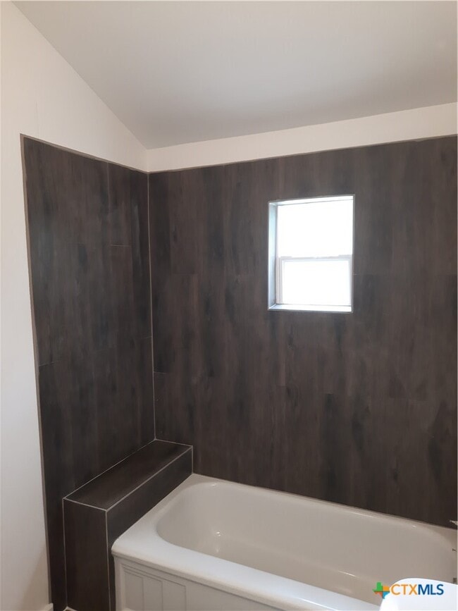 Building Photo - 418 N 22nd St