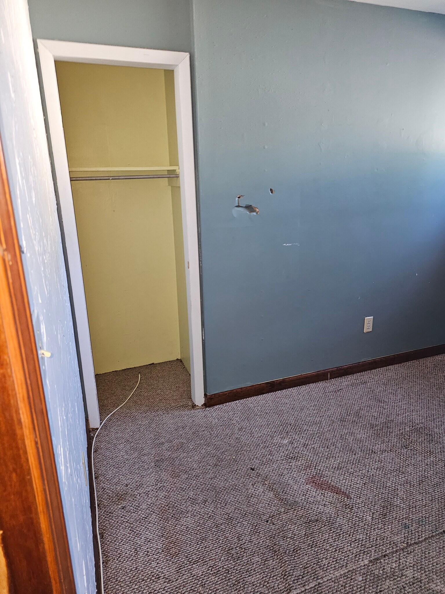 Building Photo - 19 Lloyd Dr