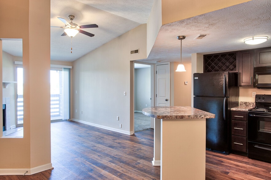 Renovated Kitchen - Keeneland Crest Apartments