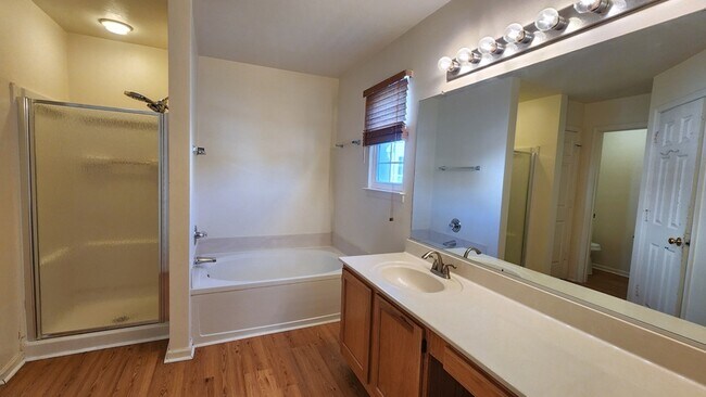 Building Photo - 1828 Somersby Ln
