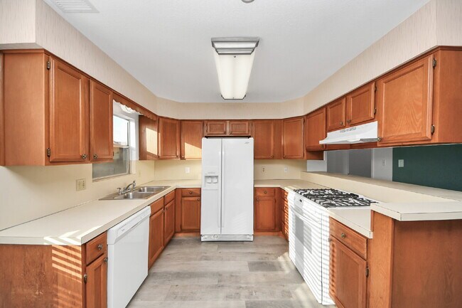 Building Photo - Waterfront Rental
