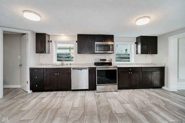 Building Photo - 324 N Tennessee St