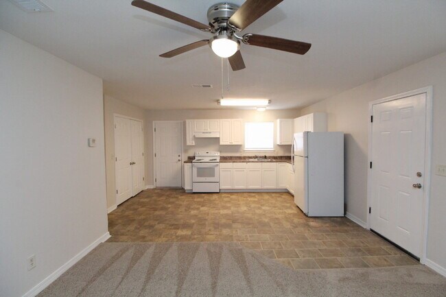 Building Photo - Updated 3BR Home in West Pensacola – Move-...