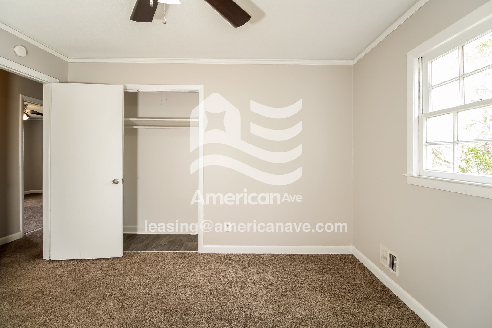 Building Photo - 2300 Oakcrest Rd