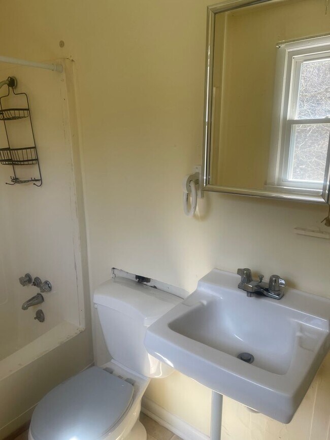 Building Photo - Highwater28