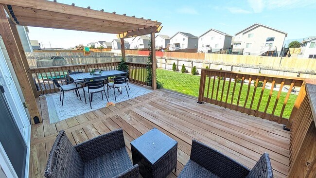 Building Photo - 6452 Vedder Dr