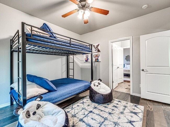 Building Photo - Elegant 3-Bedroom Home in Thornbrooke Village – All Bills Paid