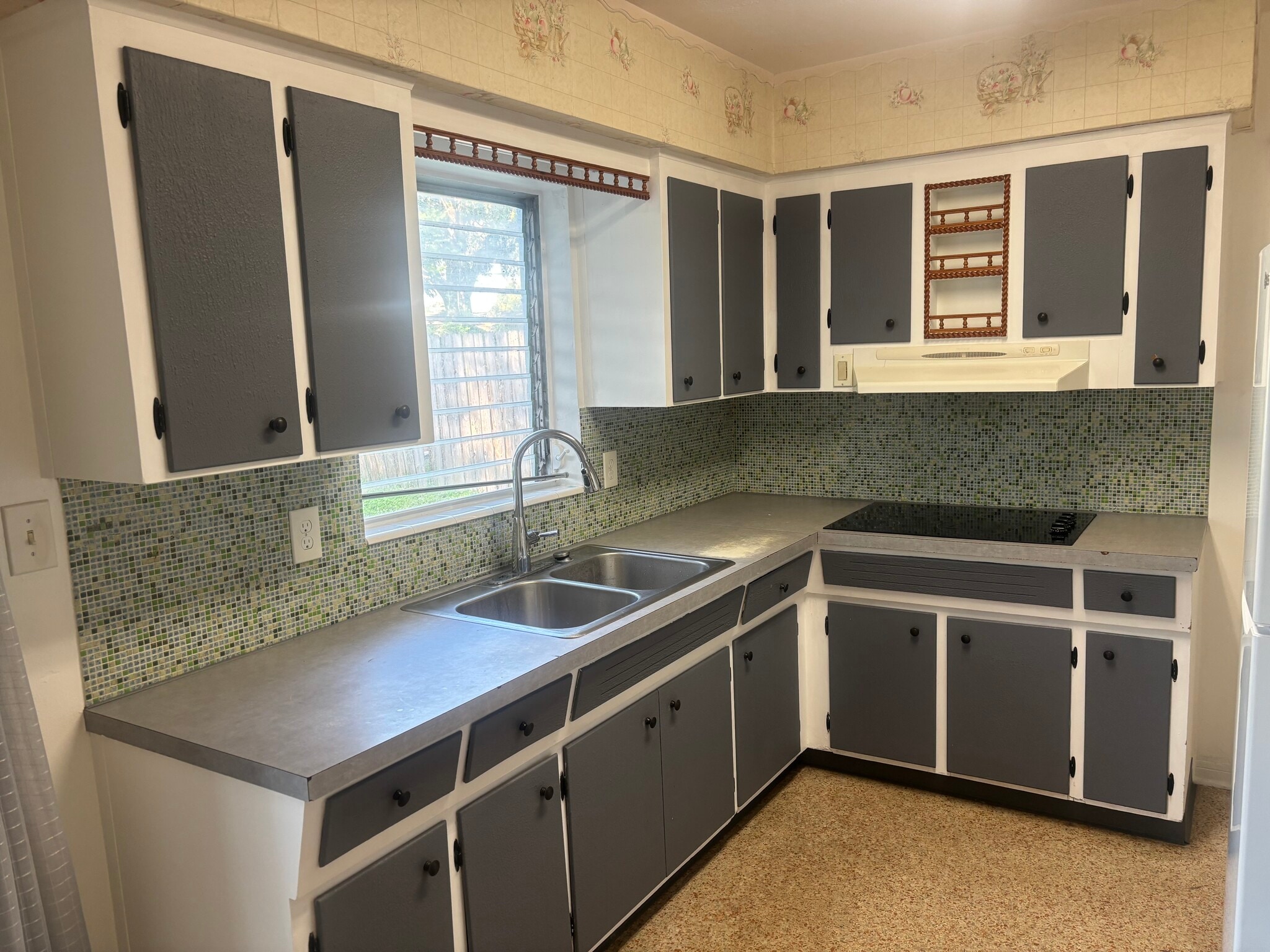 Kitchen - 10216 62nd Ter